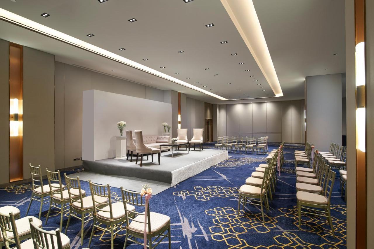 Amari Bangkok Hotel Екстериор снимка The ballroom