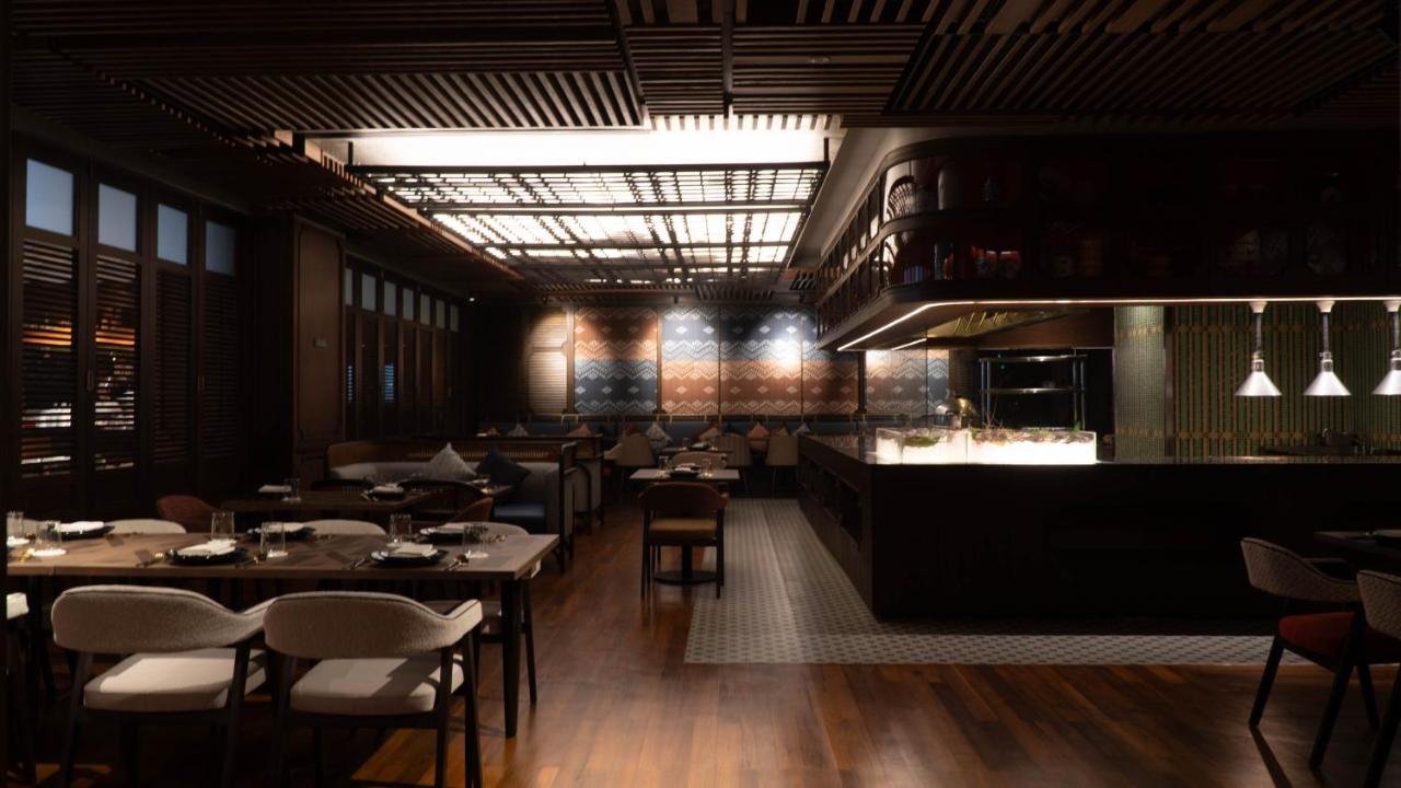 Amari Bangkok Hotel Екстериор снимка Interior of the restaurant